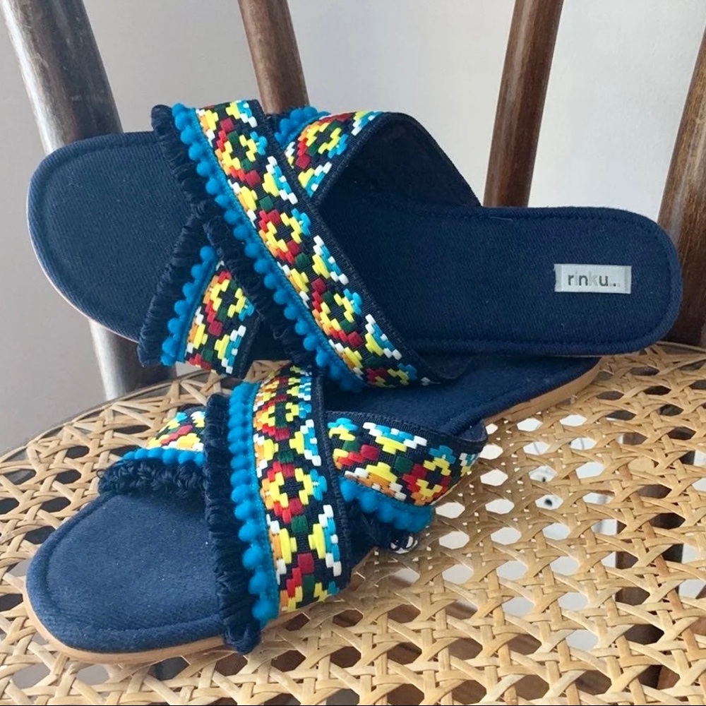 Rinku sandals size 38 they run small, is like  US6.5’